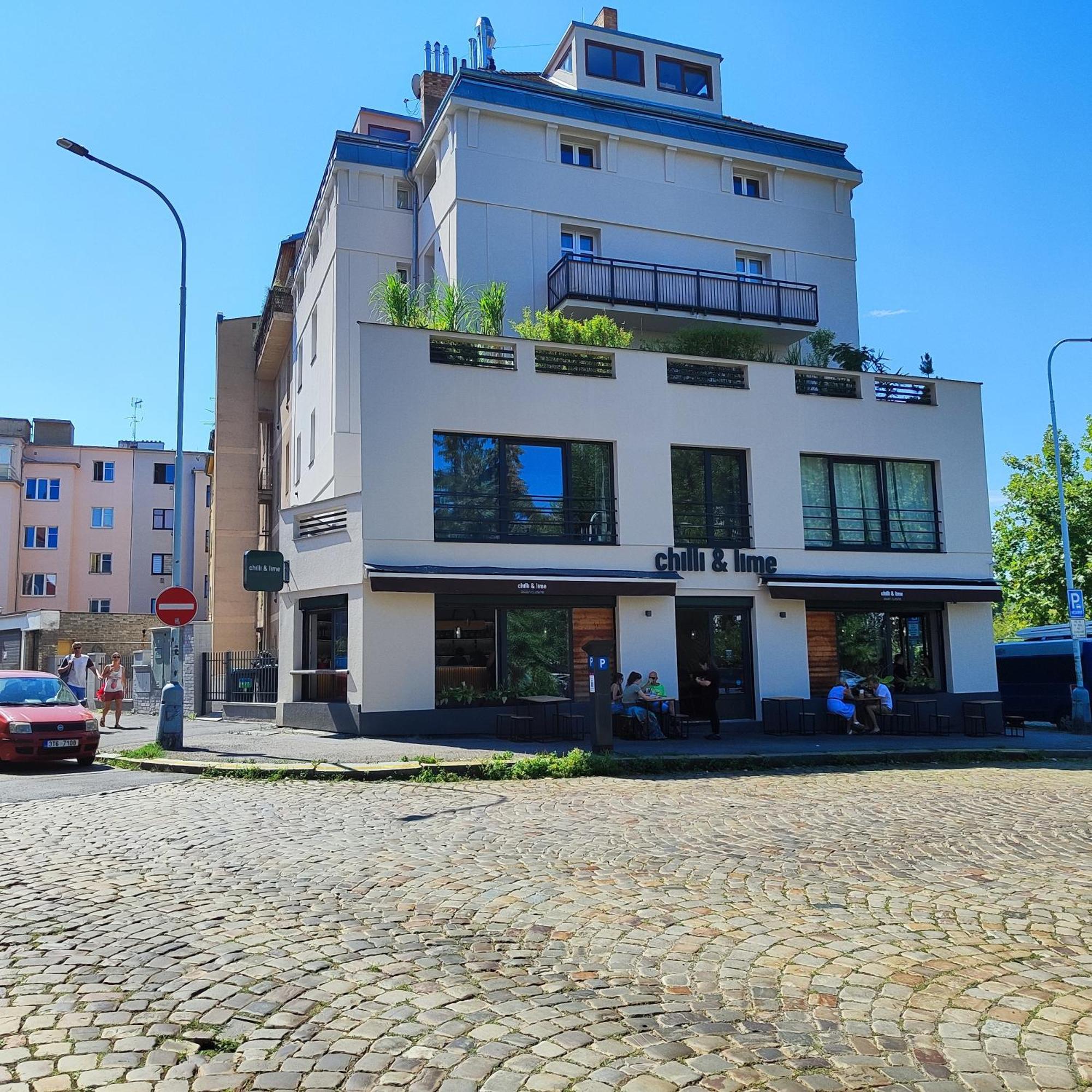 Apartment Big Windows Praga Exterior foto